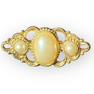 Vintage Gold Tone Faux Pearl Brooch
